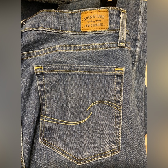 LEVIS signature womens modern straight stretch jeans size 4M. - Picture 7 of 11